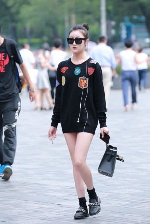 ����ĺ�ɫʱ�д��-��ʦ����-www.jiepaids.com