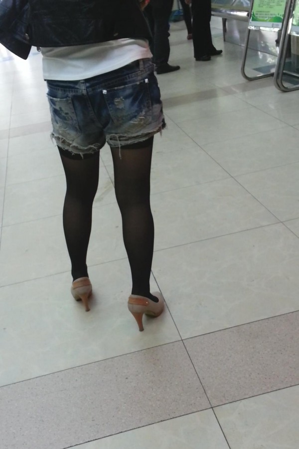 ���ȿ�¶���˺�ɫ SI �� ����ĳ�TUI��Ů��2��34�룬313.8MB��1080P,���� GT-I9308��-��ʦ����-www.jiepaids.com