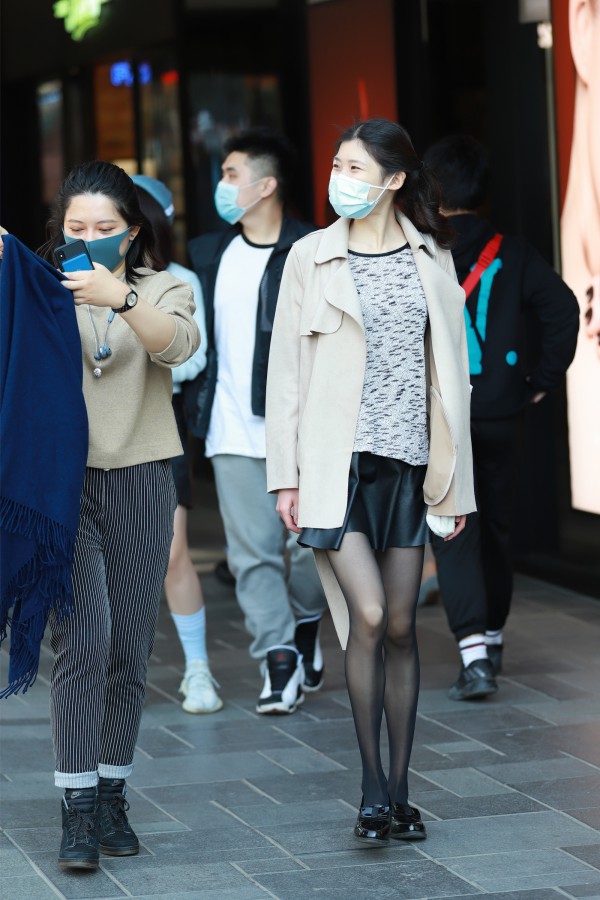 ��SI �� ��Ů