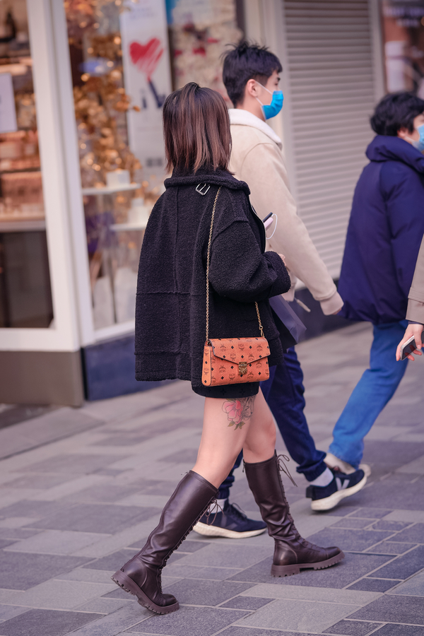 �������Ӱ��20230220����ȹ-��ʦ����-www.jiepaids.com