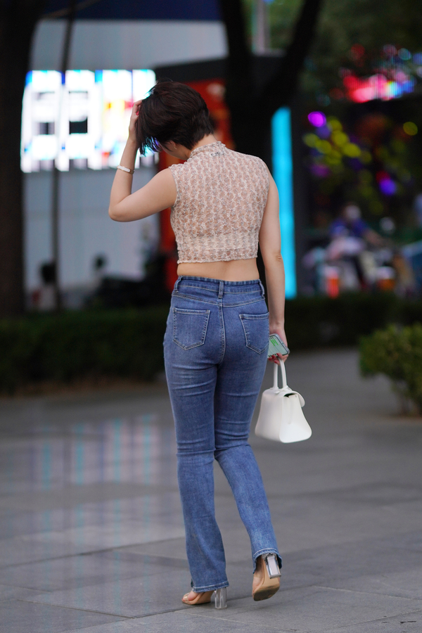 �������Ӱ��20240521ţ�п�-��ʦ����-www.jiepaids.com