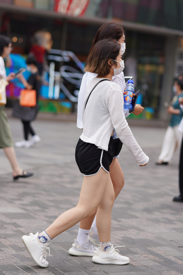 �������Ӱ��20240708��С��Ů