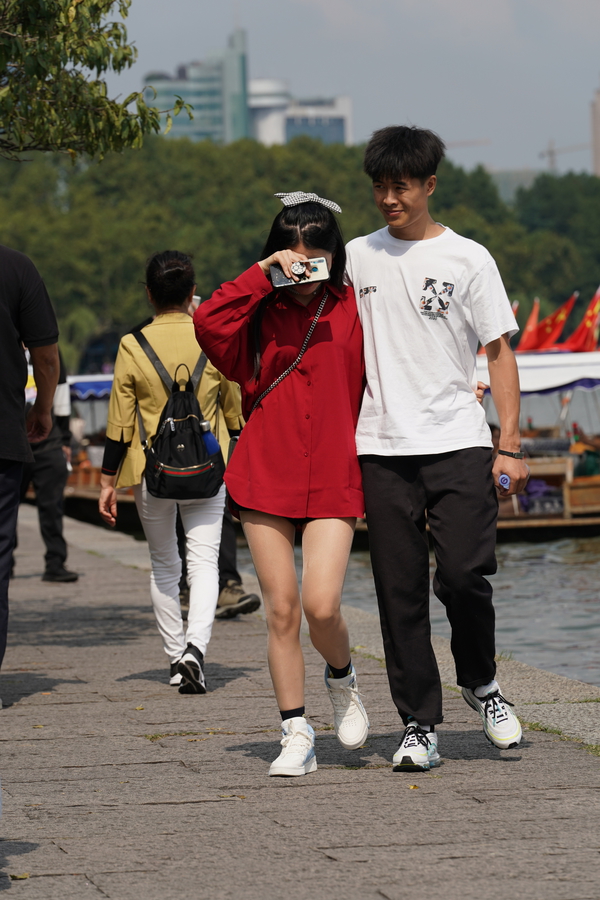 ��˿������2024.11.25����Ů��-��ʦ����-www.jiepaids.com