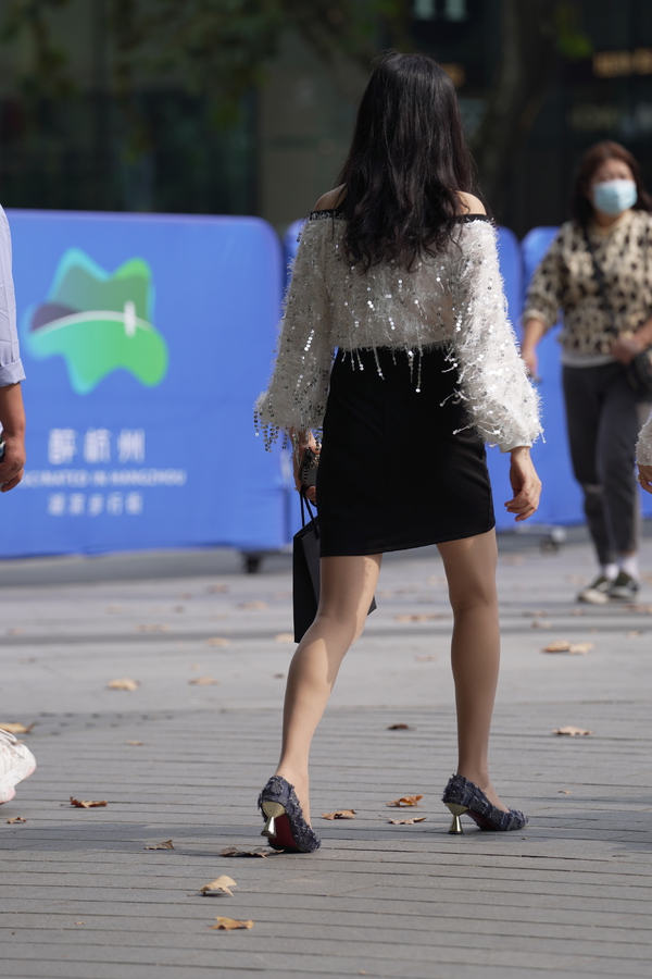 ��˿������2024.12.24СŮ��-��ʦ����-www.jiepaids.com