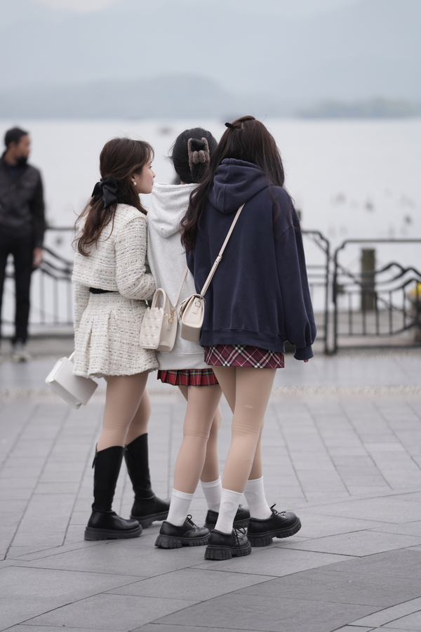 ��˿������2025.2.28����Ů��һ̨Ϸ-��ʦ����-www.jiepaids.com