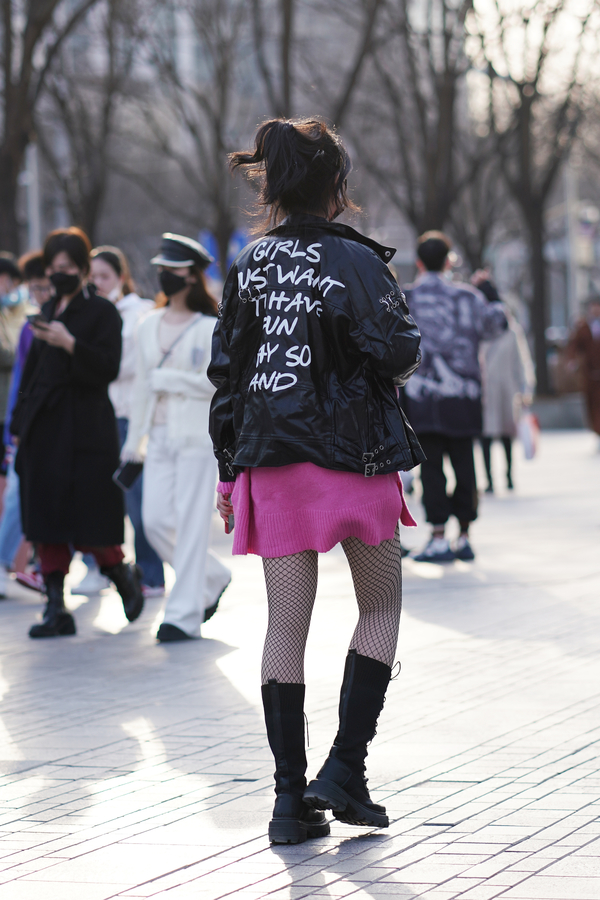 �������Ӱ��20250813����-��ʦ����-www.jiepaids.com