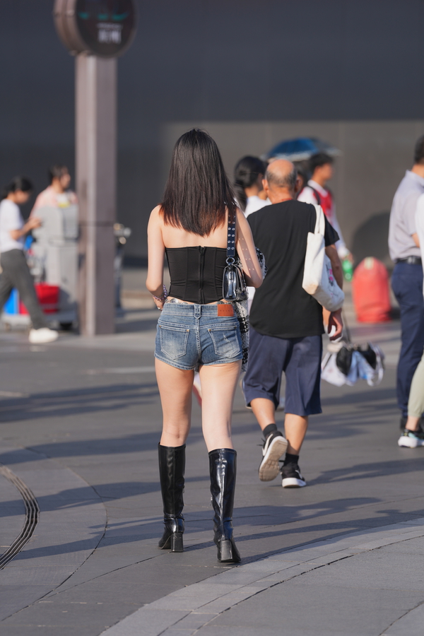 ��˿������2025.10.11�ȿ㳤ѥ