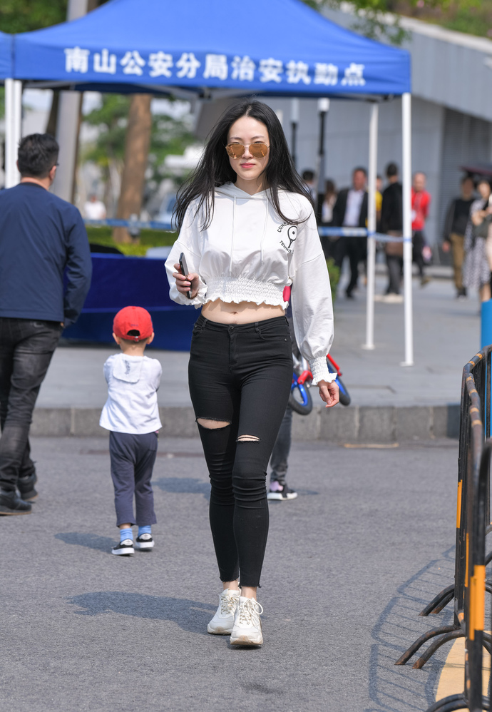 ��ɫ������