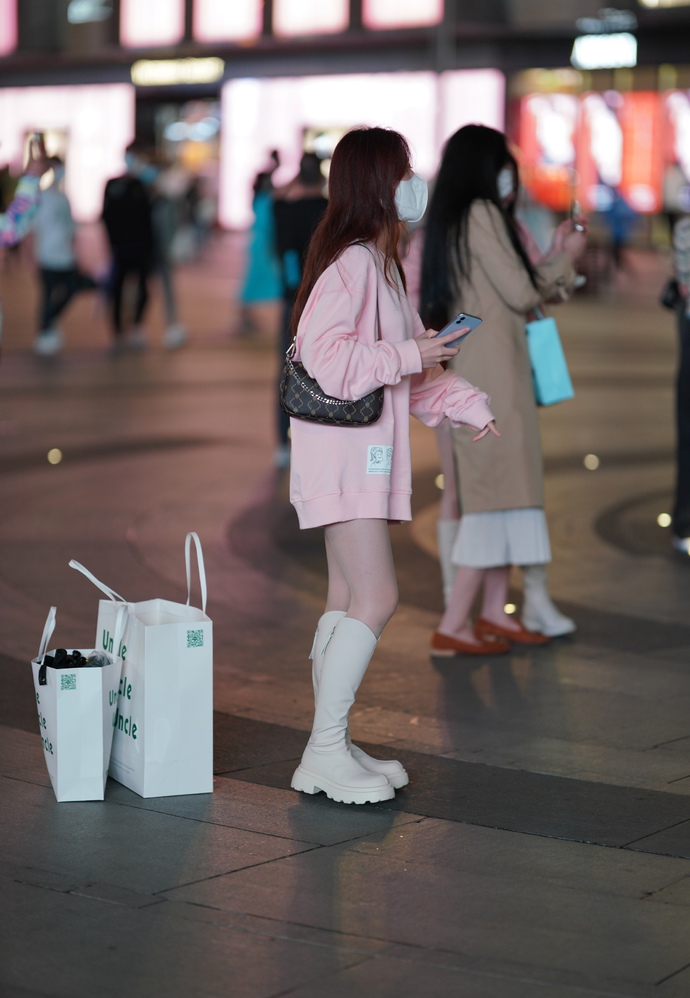 �������硿�����ˣ���ɫ����ȹ+��ɫѥ��